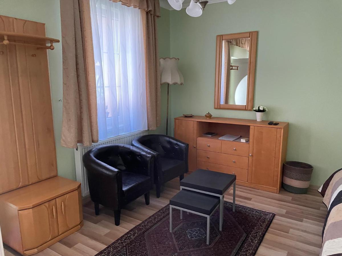 Csalogany Vendeghaz Apartment Серенч Екстериор снимка