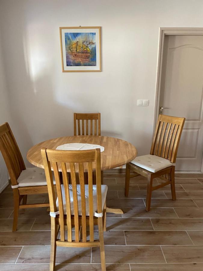 Csalogany Vendeghaz Apartment Серенч Екстериор снимка